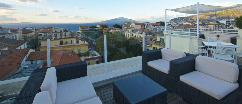 Hotel Plaza Sorrento Esterno foto