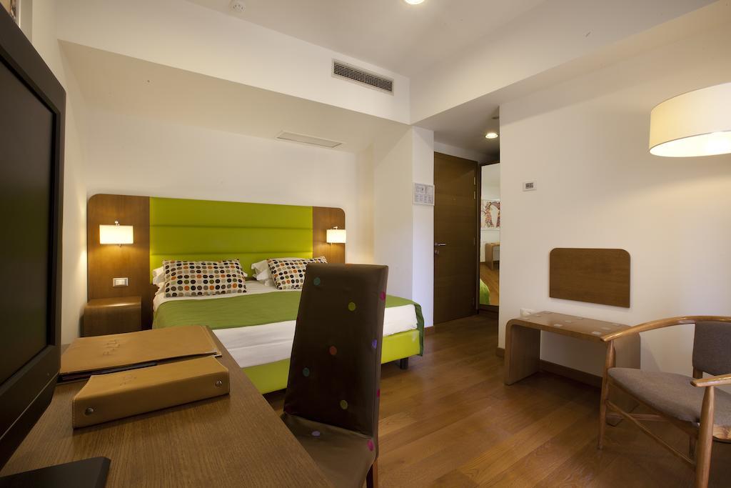 Hotel Plaza Sorrento Esterno foto
