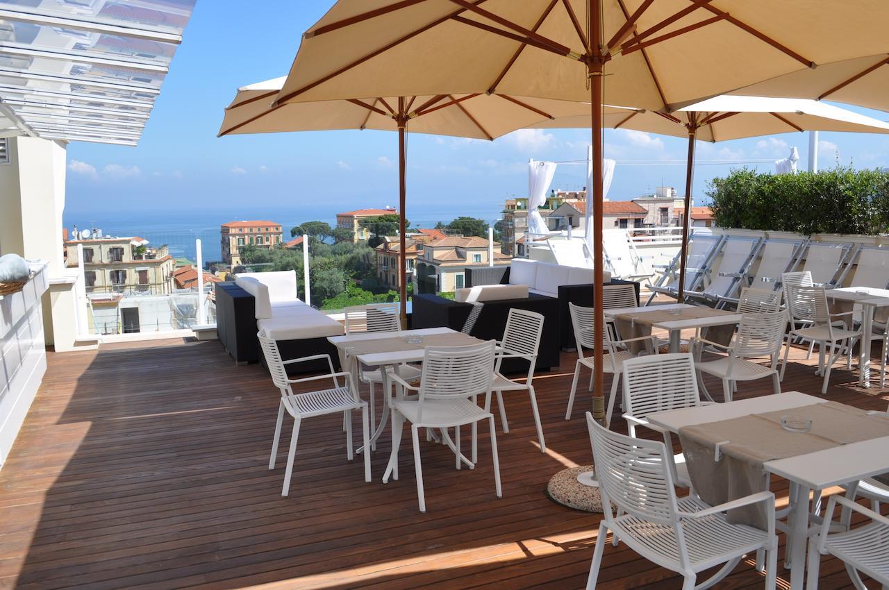 Hotel Plaza Sorrento Esterno foto