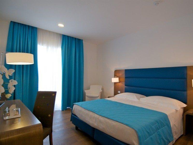 Hotel Plaza Sorrento Esterno foto