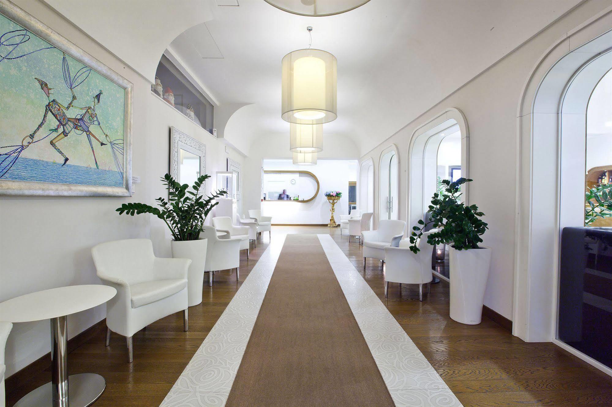 Hotel Plaza Sorrento Esterno foto