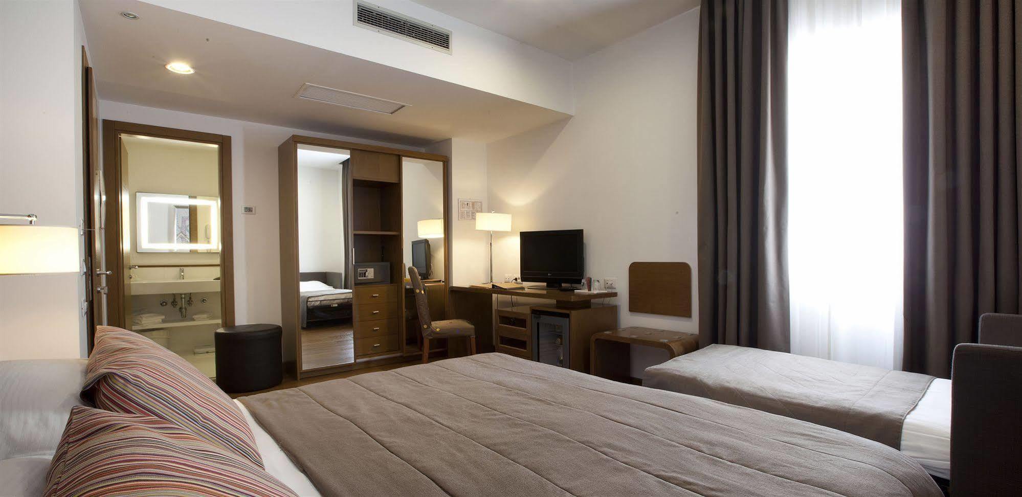 Hotel Plaza Sorrento Esterno foto