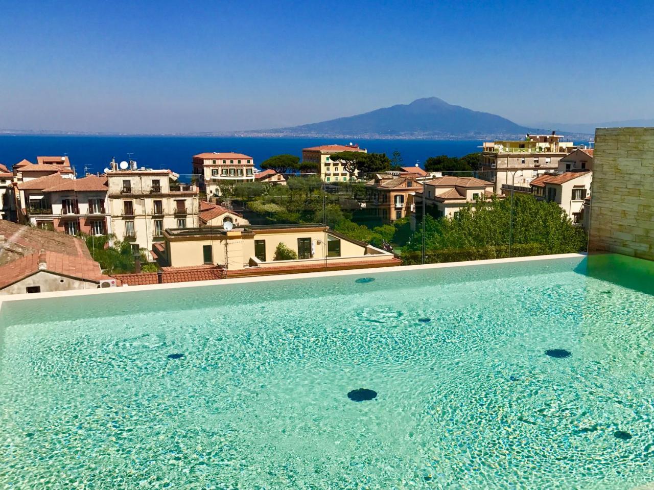 Hotel Plaza Sorrento Esterno foto