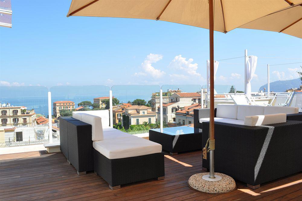 Hotel Plaza Sorrento Esterno foto